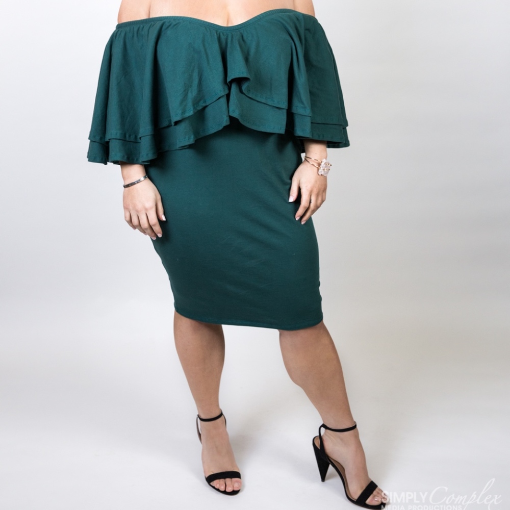 Plus Size Ruffled Off Shoulder Bodycon Dress - Picture 5 of 7